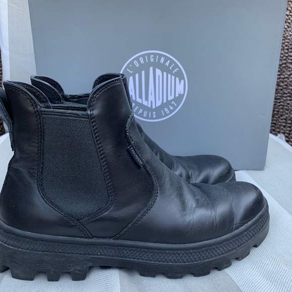 palladium chelsea boots